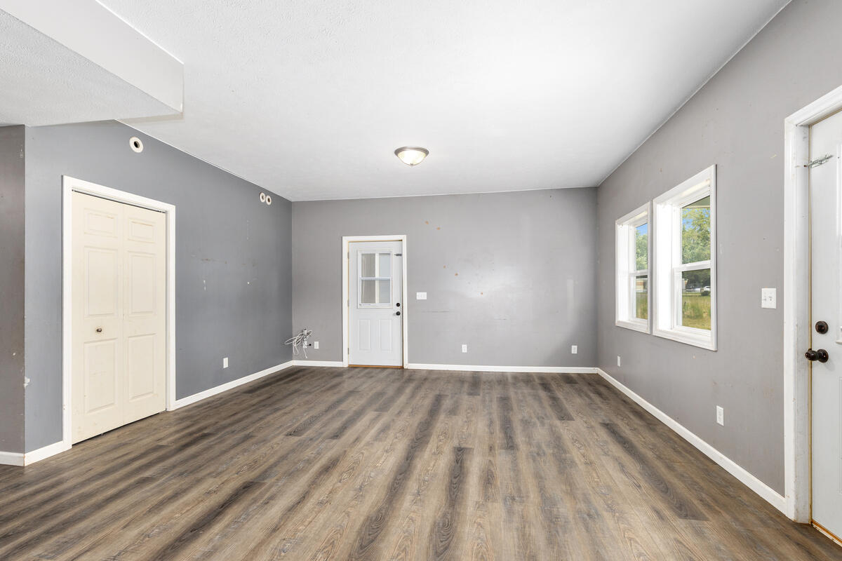 335 North 2nd Street Stanton, MI 48888 - Photo 10 of 24 Living Room 004