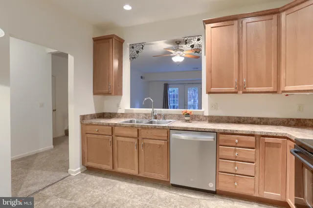 $2,500 | 712 Creekside Drive, Hummelstown, PA 17036