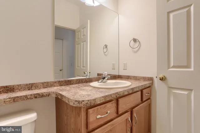 $2,500 | 712 Creekside Drive, Hummelstown, PA 17036