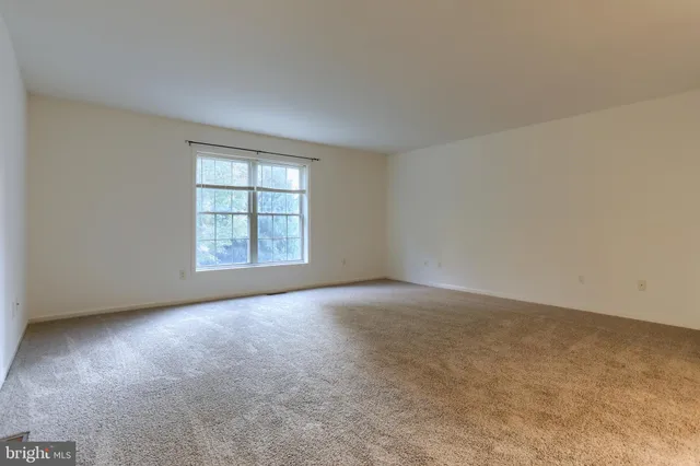 $2,500 | 712 Creekside Drive, Hummelstown, PA 17036