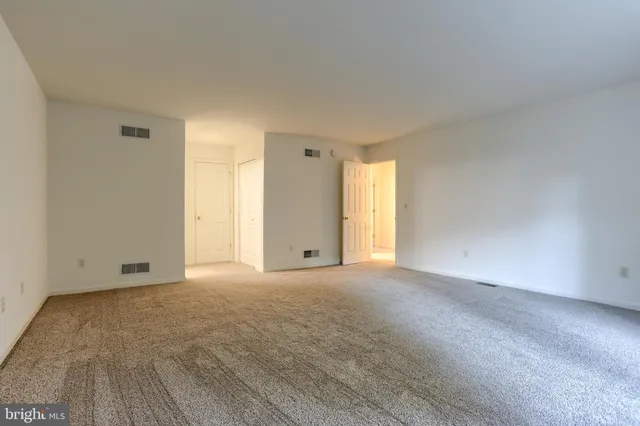 $2,500 | 712 Creekside Drive, Hummelstown, PA 17036