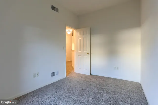 $2,500 | 712 Creekside Drive, Hummelstown, PA 17036