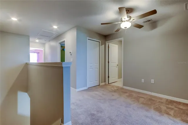 an empty room with a empty space