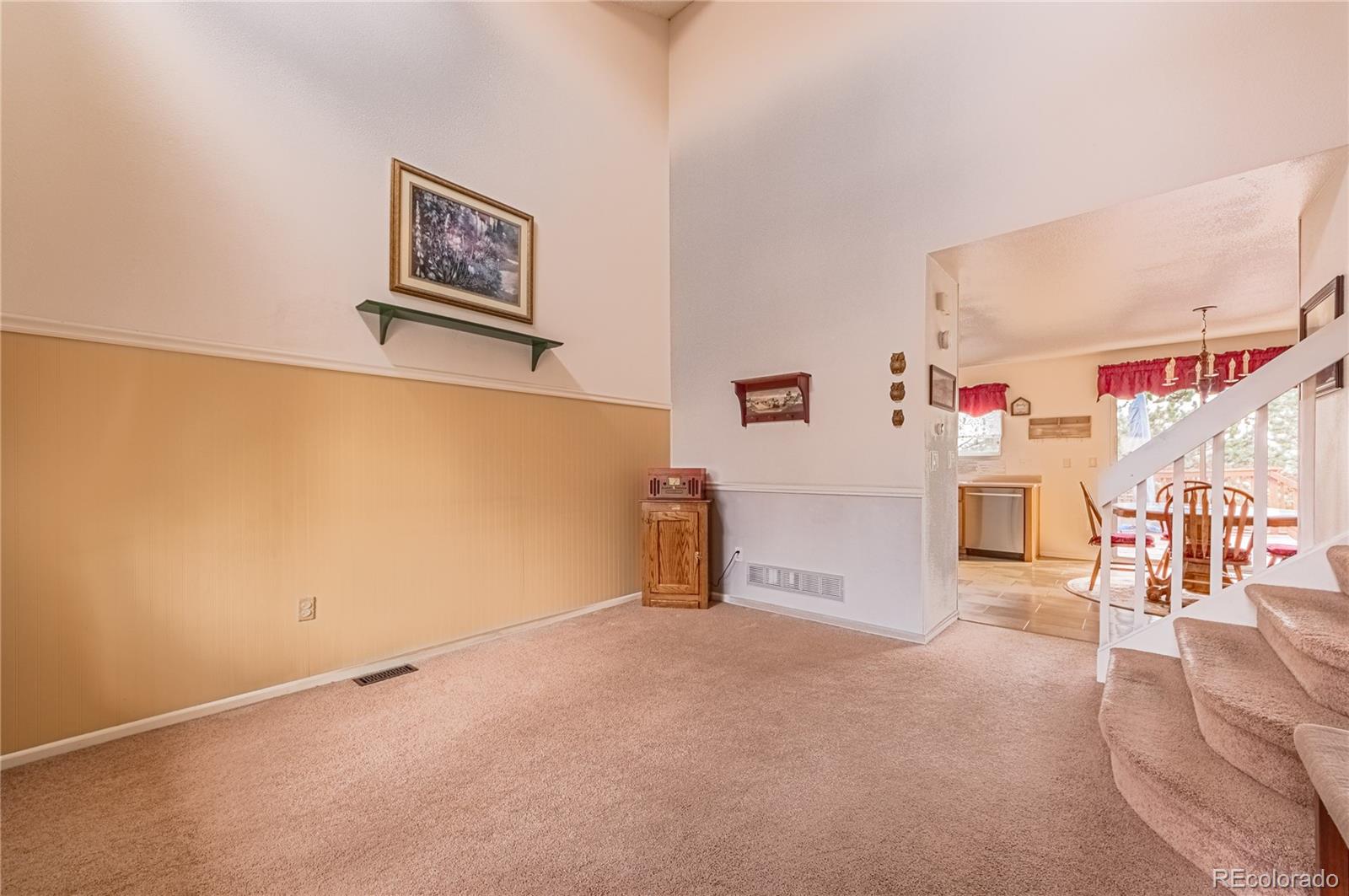9660 South Castle Ridge Circle Highlands Ranch, CO 80129 - Photo 4 of 40