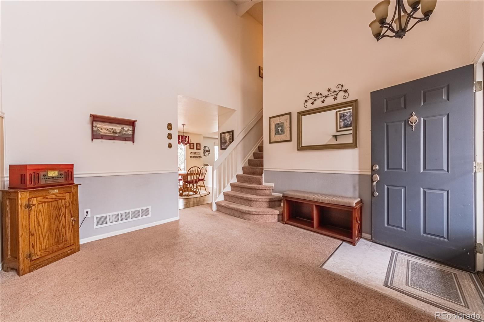 9660 South Castle Ridge Circle Highlands Ranch, CO 80129 - Photo 5 of 40
