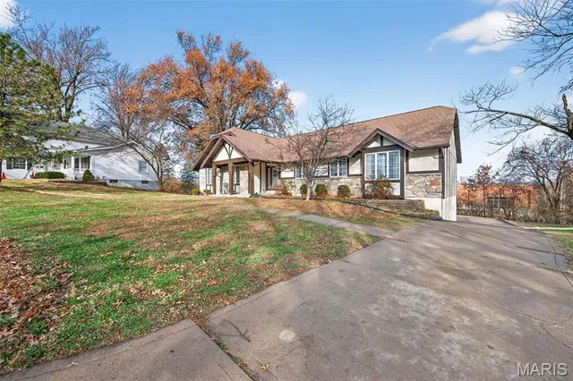 $475,000 | 159 Cedar Mill Court, St. Charles, MO 63304