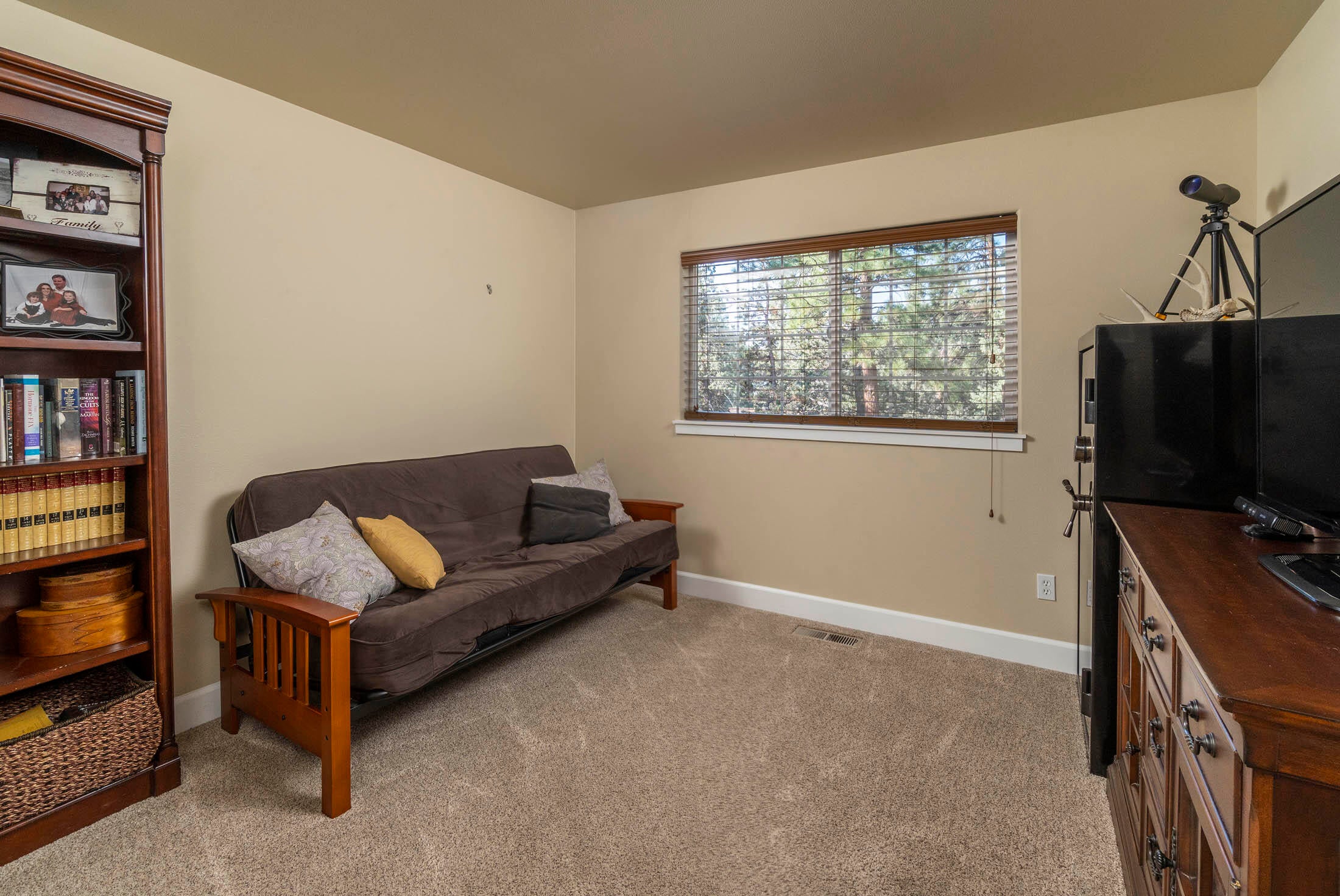 60898 Raintree Court Bend, OR 97702 - Photo 15 of 25 60898 Raintree Dr_0032 copy