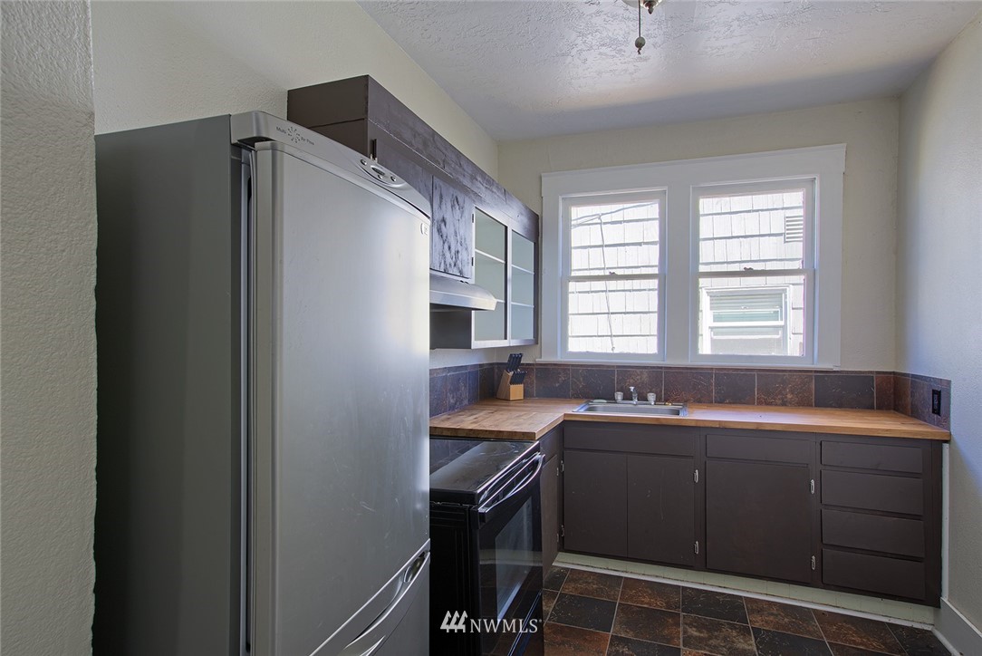 340 Pelly Avenue North Renton, WA 98057 - Photo 4 of 11