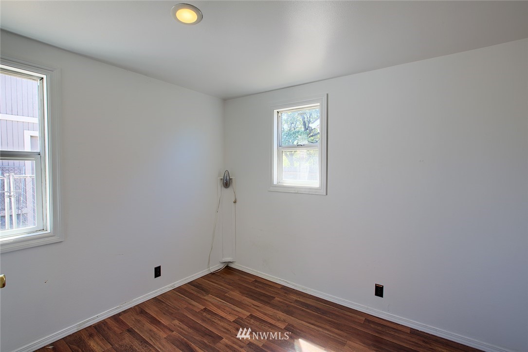 340 Pelly Avenue North Renton, WA 98057 - Photo 6 of 11