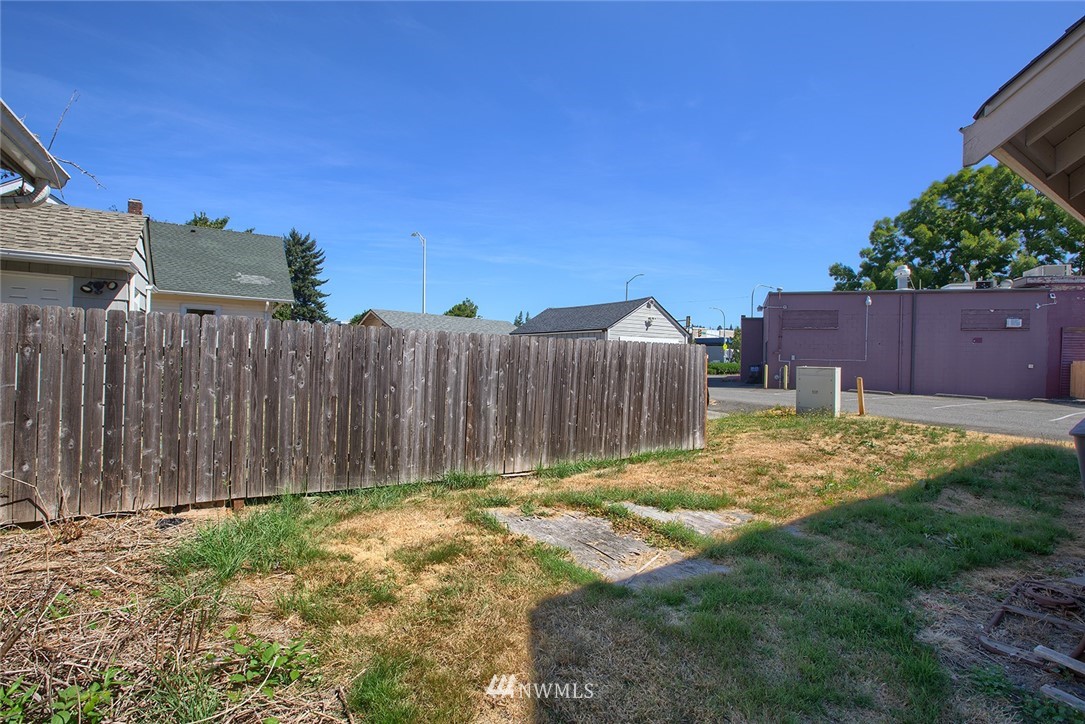 340 Pelly Avenue North Renton, WA 98057 - Photo 9 of 11