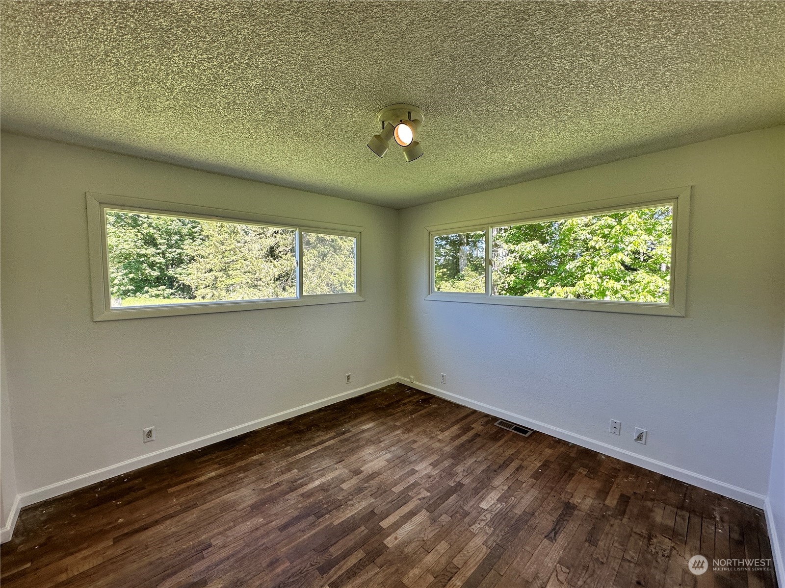 243 Gellor Road Port Angeles, WA 98362 - Photo 16 of 34 Gallery Image 16