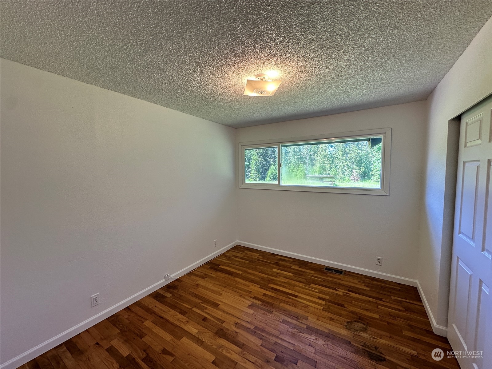 243 Gellor Road Port Angeles, WA 98362 - Photo 10 of 34 Gallery Image 10
