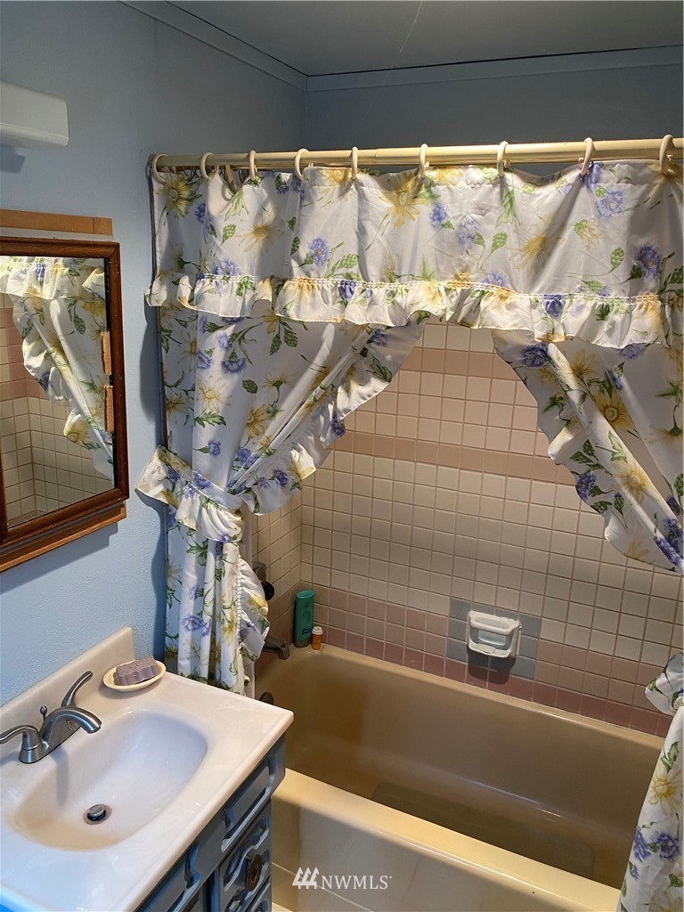 910 Rhododendron Lane Brinnon, WA 98320 - Photo 17 of 32 Gallery Image 17