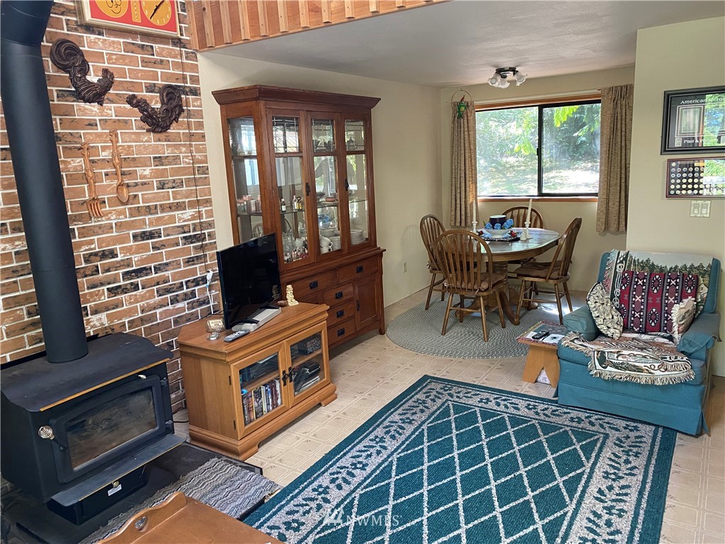 910 Rhododendron Lane Brinnon, WA 98320 - Photo 6 of 32 Gallery Image 6