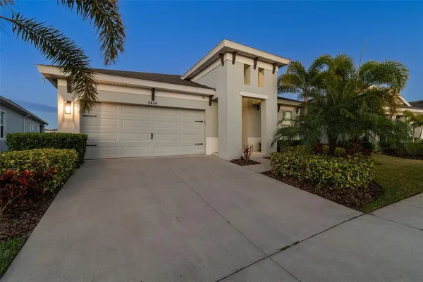 $588,995 | 5424 Silver Sun Drive, Apollo Beach, FL 33572