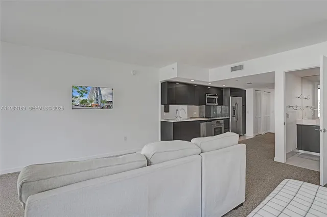 $325,000 | 31 Southeast 6th Street, Unit 805, Miami, FL 33131