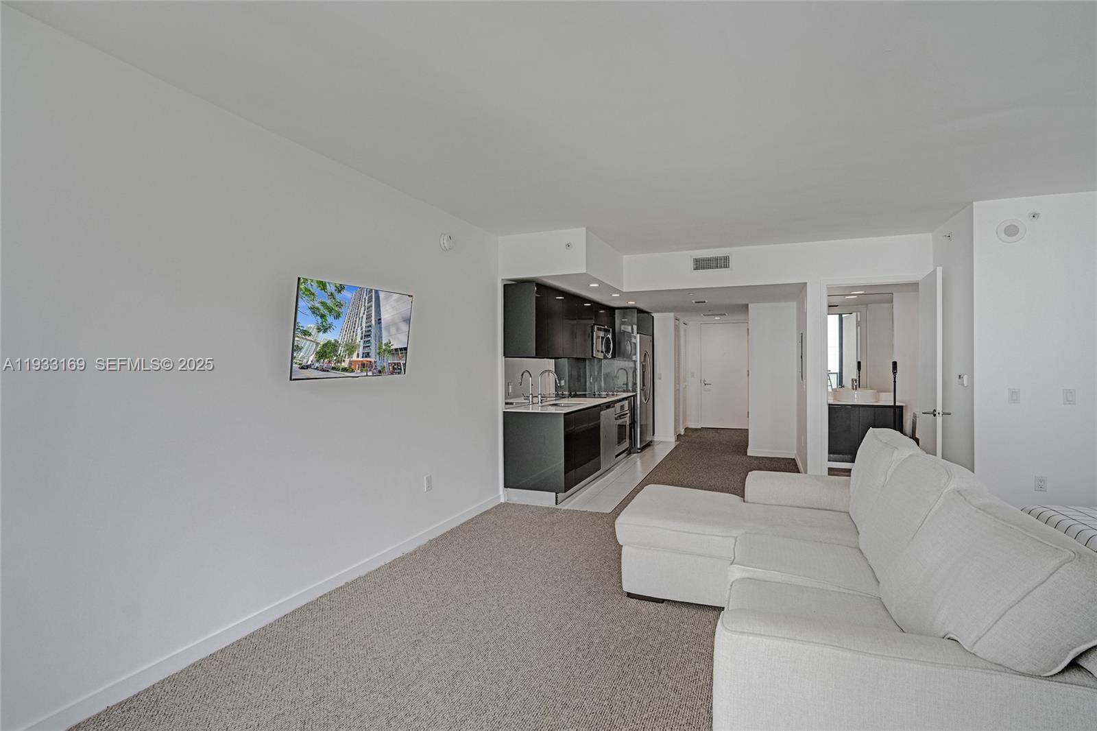 31 Southeast 6th Street, Unit 805 Miami, FL 33131 - Photo 19 of 33