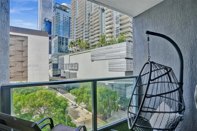 $325,000 | 31 Southeast 6th Street, Unit 805, Miami, FL 33131