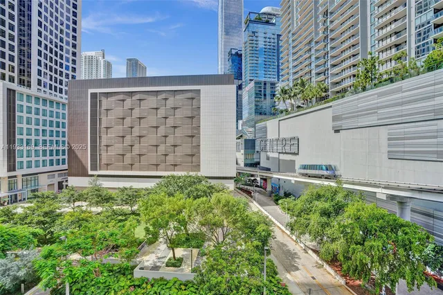 $325,000 | 31 Southeast 6th Street, Unit 805, Miami, FL 33131