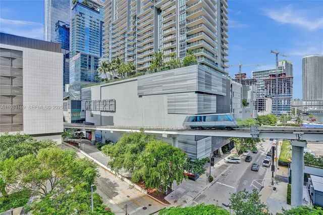 $325,000 | 31 Southeast 6th Street, Unit 805, Miami, FL 33131