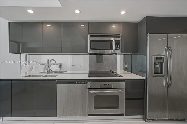 $325,000 | 31 Southeast 6th Street, Unit 805, Miami, FL 33131