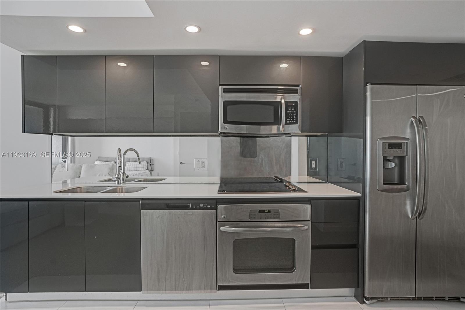 31 Southeast 6th Street, Unit 805 Miami, FL 33131 - Photo 28 of 33