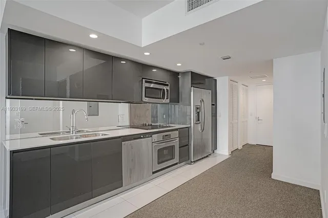 $325,000 | 31 Southeast 6th Street, Unit 805, Miami, FL 33131