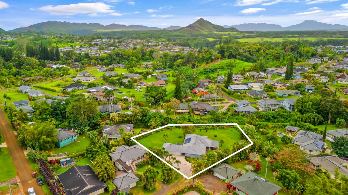 6427 Puupilo Road Kapaa, HI 96746 - Photo 1 of 27 a view of a balcony with an outdoor space