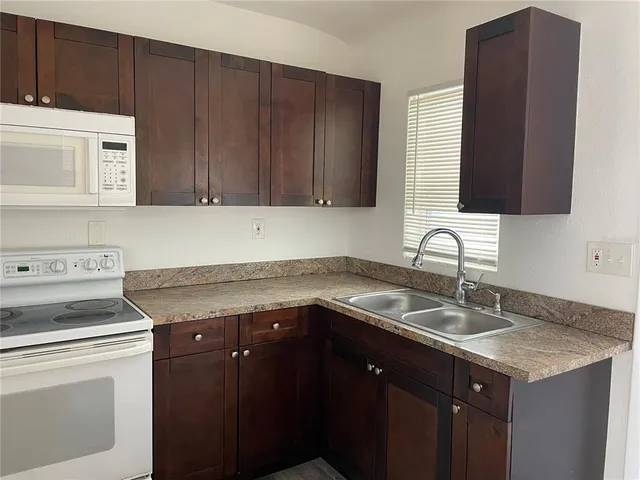 $1,595 | 321 North Jupiter Avenue, Clearwater, FL 33755