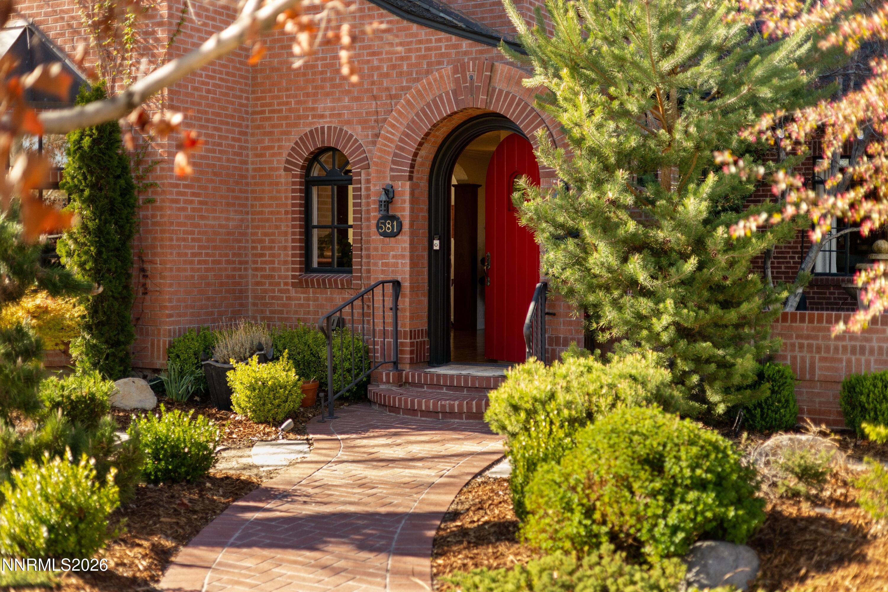 581 Ridge Street Reno, NV 89501 - Photo 4 of 88 008_105-print-581_ridge-81_963
