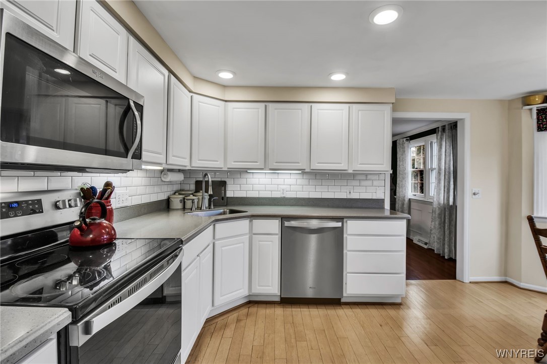 54 Surrey Amherst, NY 14221 - Photo 12 of 46 SS appliances included