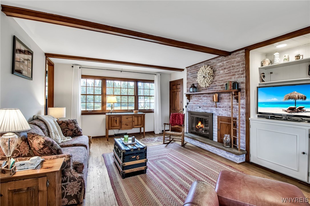 54 Surrey Amherst, NY 14221 - Photo 18 of 46 Family room