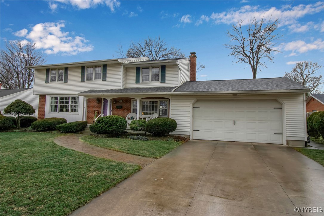 54 Surrey Amherst, NY 14221 - Photo 2 of 46 4 BR and 2.5 BA