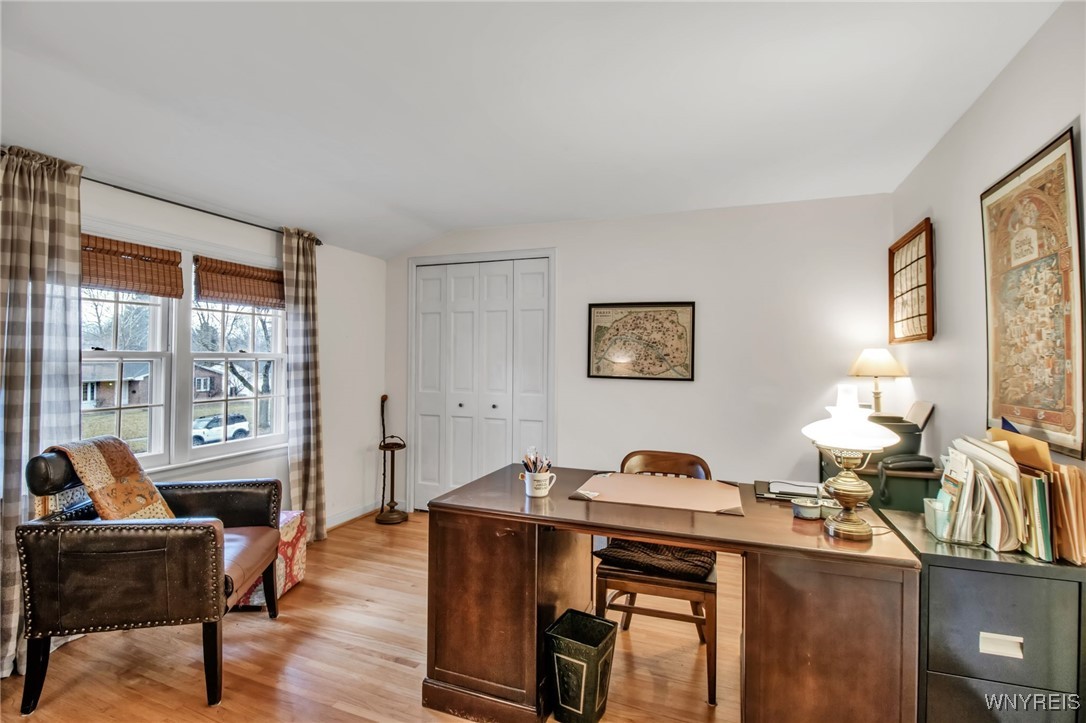 54 Surrey Amherst, NY 14221 - Photo 25 of 46 Bedoom