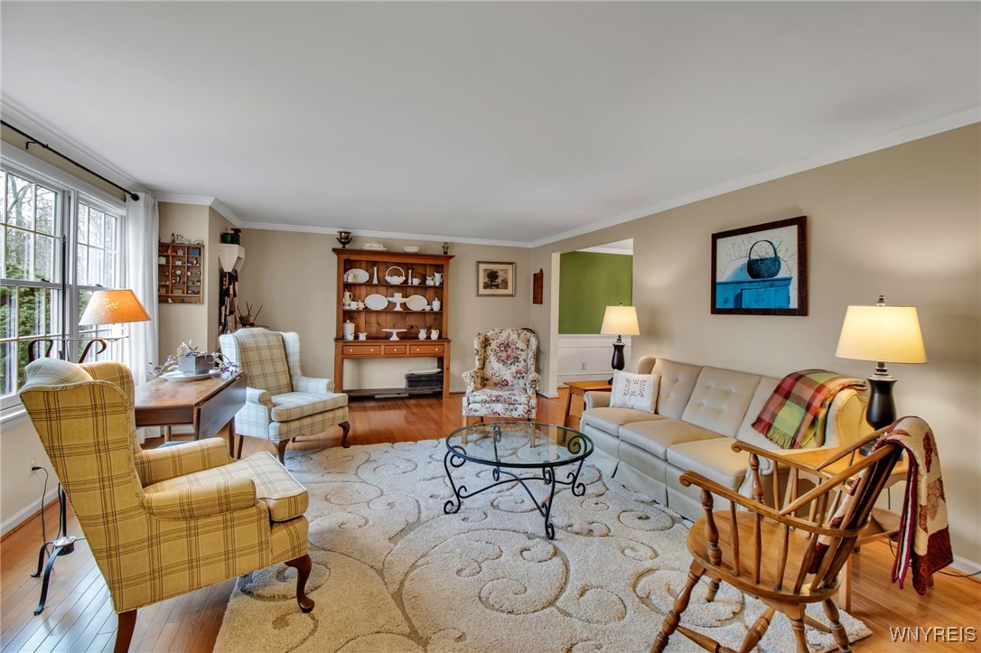 54 Surrey Amherst, NY 14221 - Photo 6 of 46 Bright space with newer windows