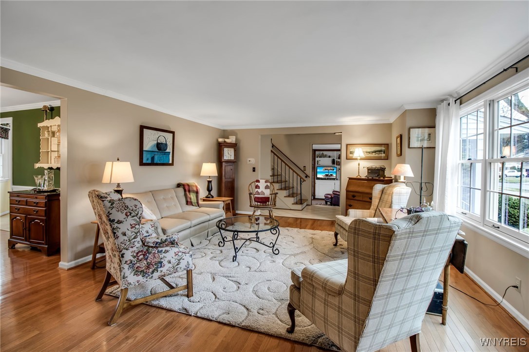 54 Surrey Amherst, NY 14221 - Photo 7 of 46 Hardwood flooring