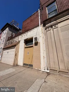 a view of a garage