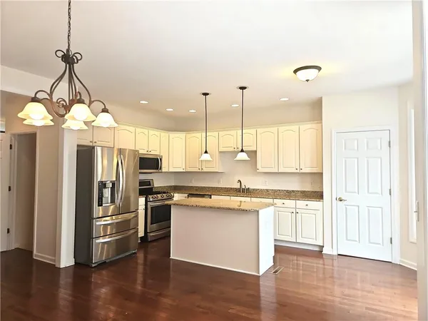 $2,795 | 523 East Vanderbilt Drive, Mars, PA 16046