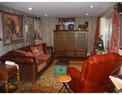 20 Dean Road Reading, MA 01867 - Photo 8 of 18 Gallery Image 8