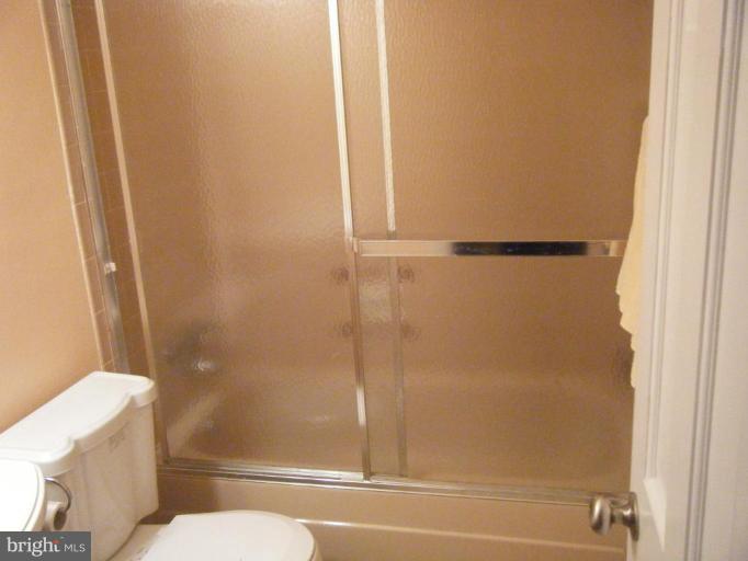 5981 Grand Banks Road Columbia, MD 21044 - Photo 6 of 27 Full bath top level