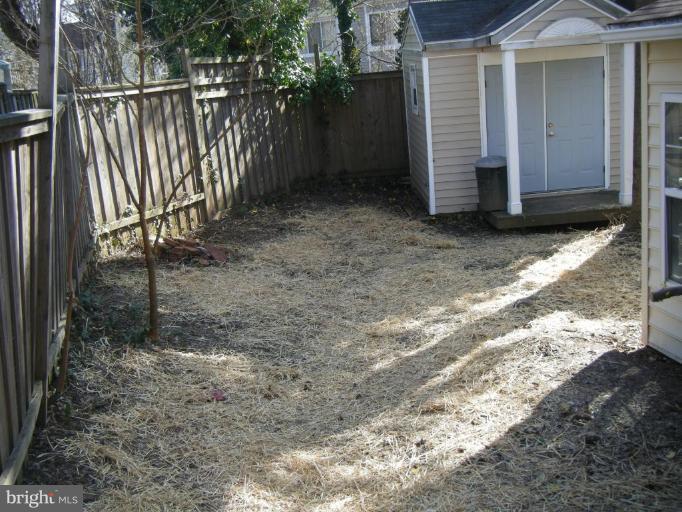 5981 Grand Banks Road Columbia, MD 21044 - Photo 7 of 27 Back yard