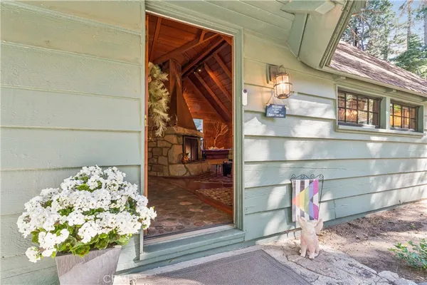 $1,349,000 | 840 Coyote Walk, Lake Arrowhead, CA 92352