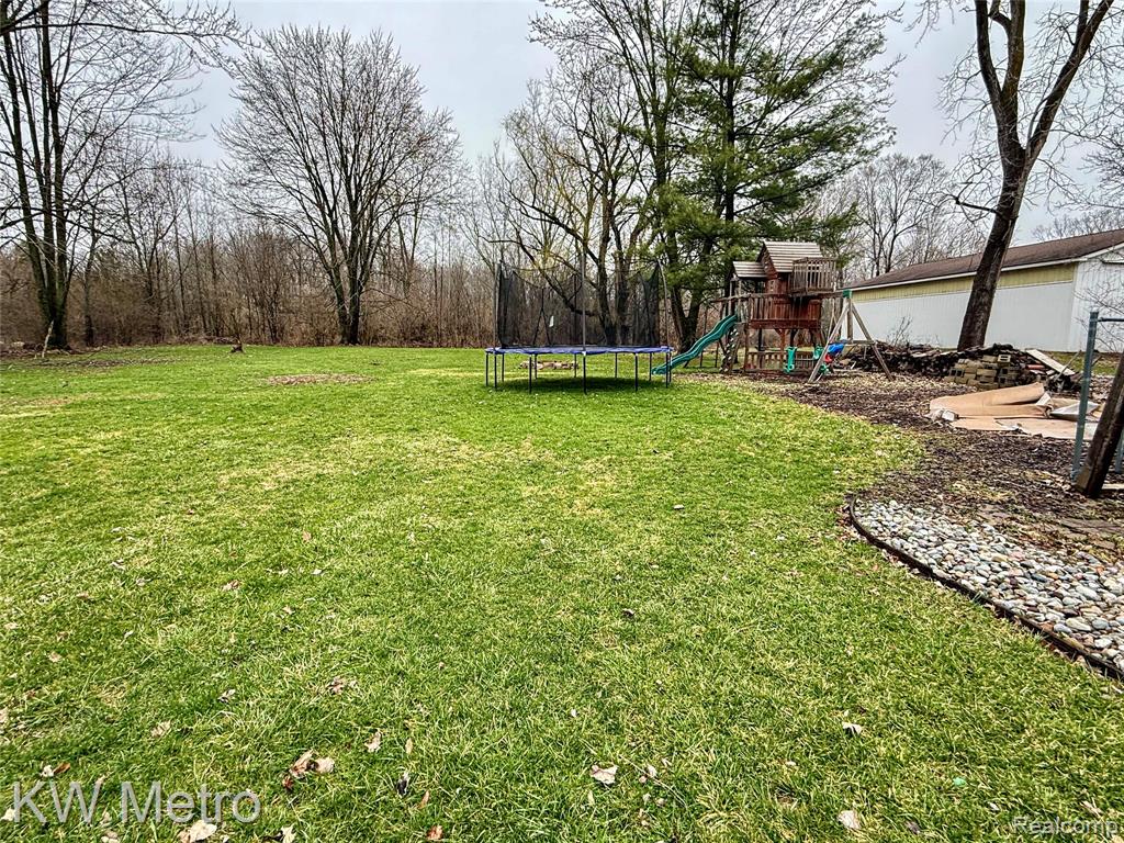 5036 Beecher Road Flint, MI 48532 - Photo 5 of 26 Gallery Image 5