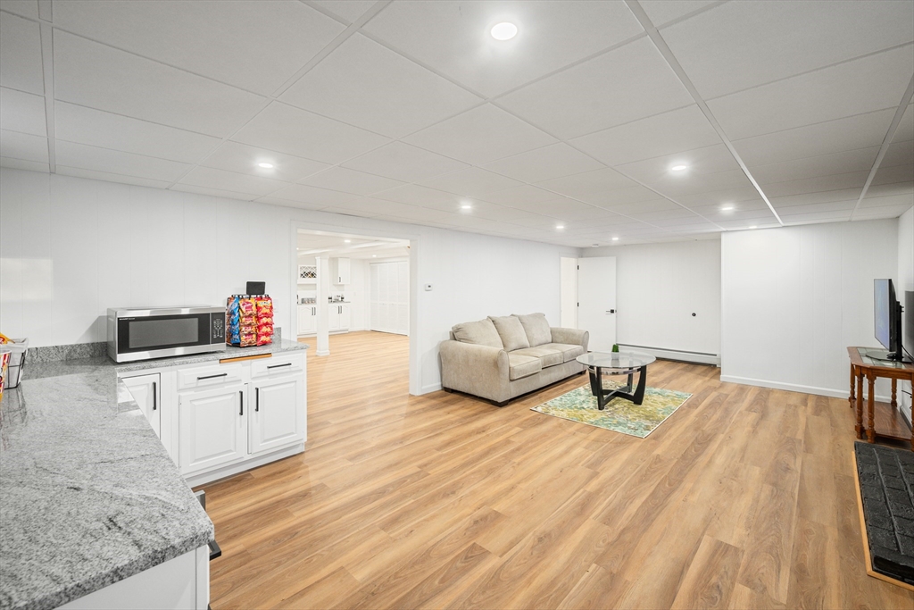 11 Lawndale Road Tyngsborough, MA 01879 - Photo 33 of 40