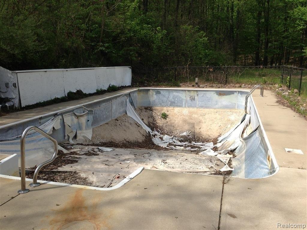13343 Germany Road Fenton, MI 48430 - Photo 20 of 25 Inground pool
