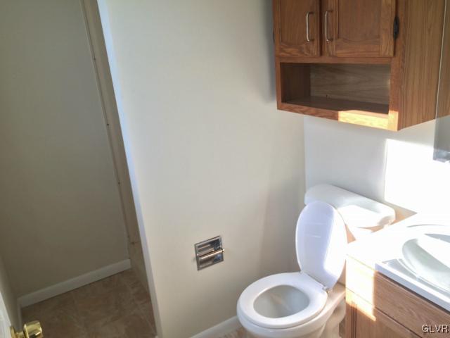 1620 Hidden Valley Road Allentown, PA 18103 - Photo 5 of 12 Gallery Image 5