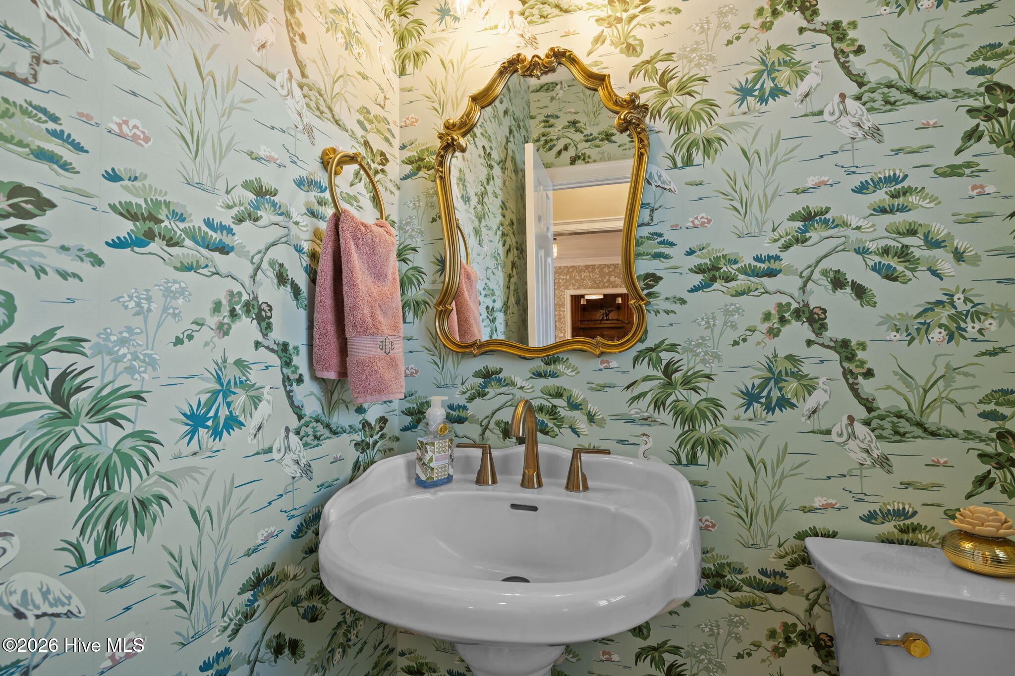 2707 East Fairway Road Morehead City, NC 28557 - Photo 20 of 59 Powder room