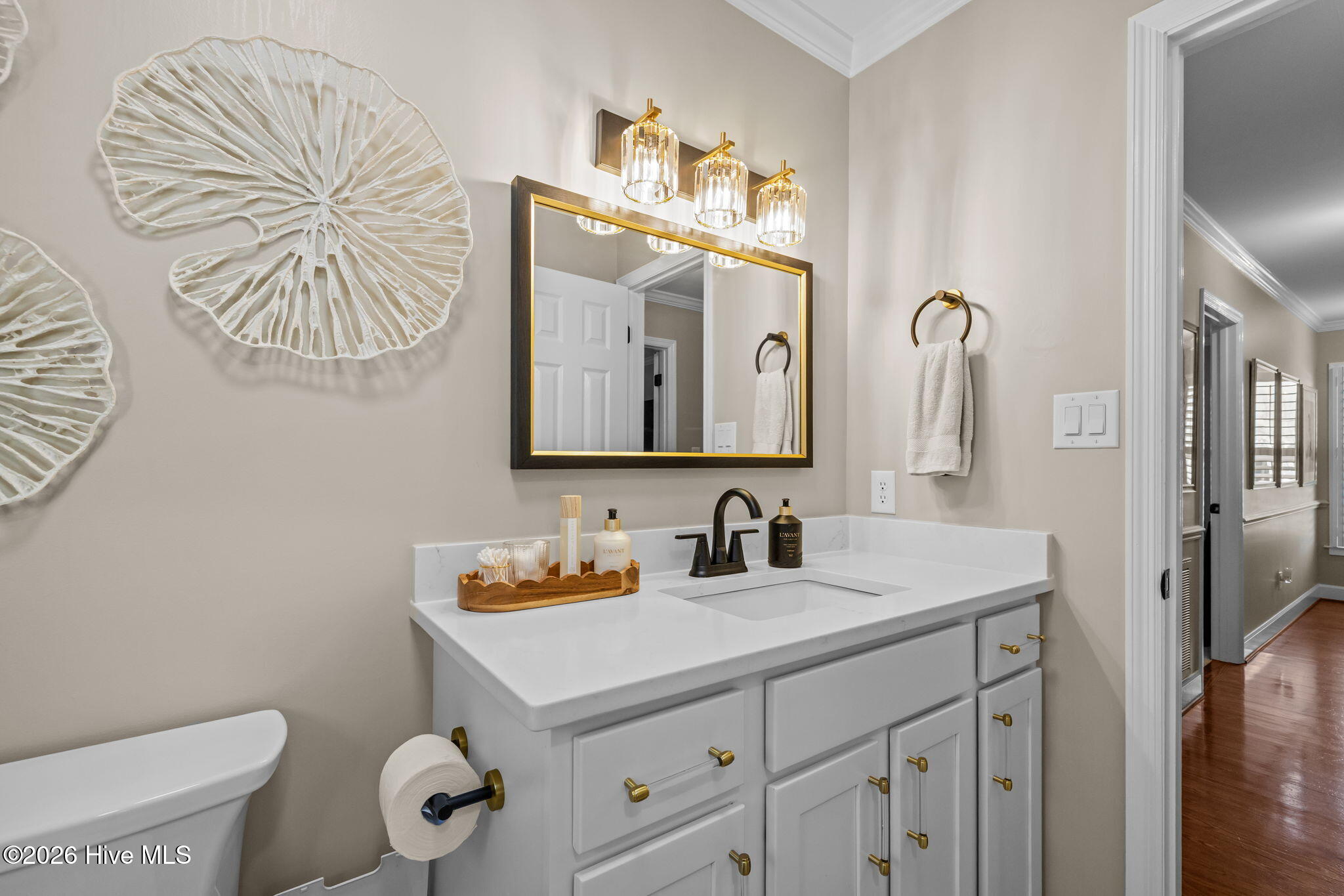 2707 East Fairway Road Morehead City, NC 28557 - Photo 33 of 59 Upstairs Hall bath