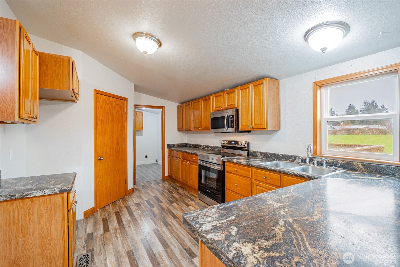 18231 Doris Lane Southwest Rochester, WA 98579 - Photo 4 of 22