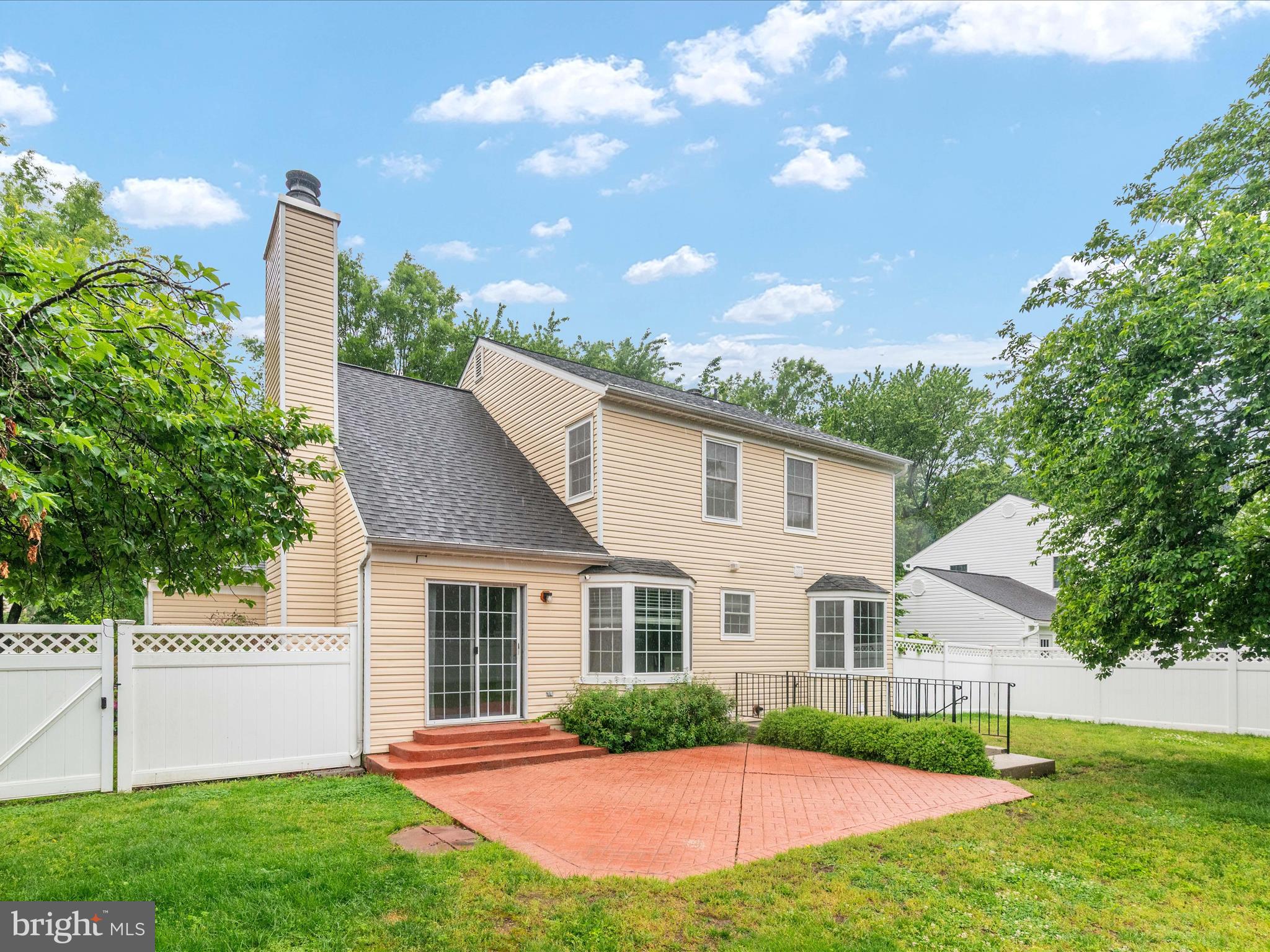 2324 Nantucket Drive Crofton, MD 21114 - Photo 38 of 63 a front view of a house with yard and green space